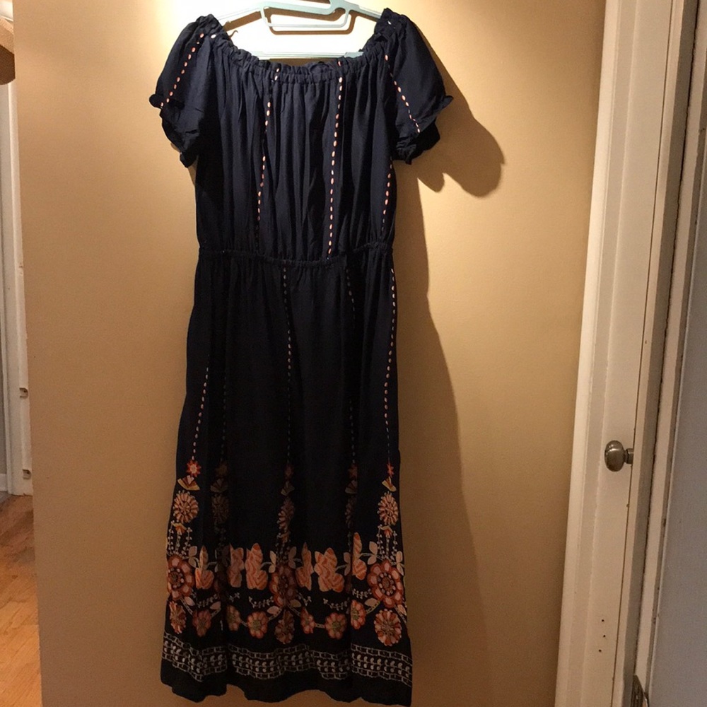 Casse’s long dark navy color size 1X mint condition dress